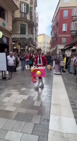 El abuelo no se deja 😅