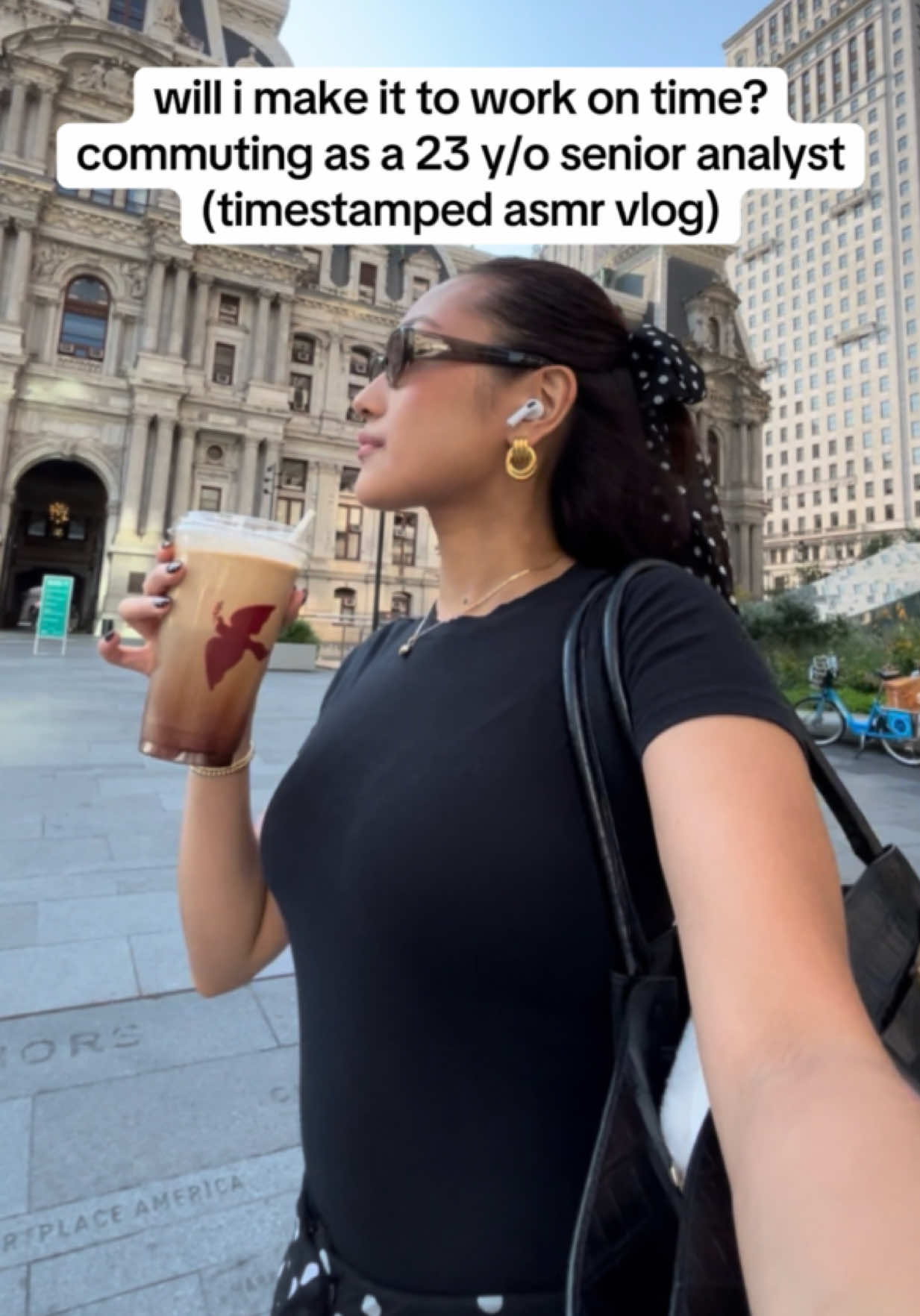 almost left the coffee shop bc the line was long 😭 glad i stayed 😌 #corporategirly #corporateamerica #timestampedvlog #timestamped #commuterlife 