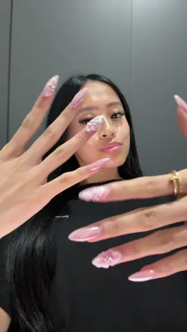 another nail vid cuz I’m obssesed #nailinspo #3dflowersnails #chromenails #pinknails #nails #almondnails #naildesigns #imjustagirl 