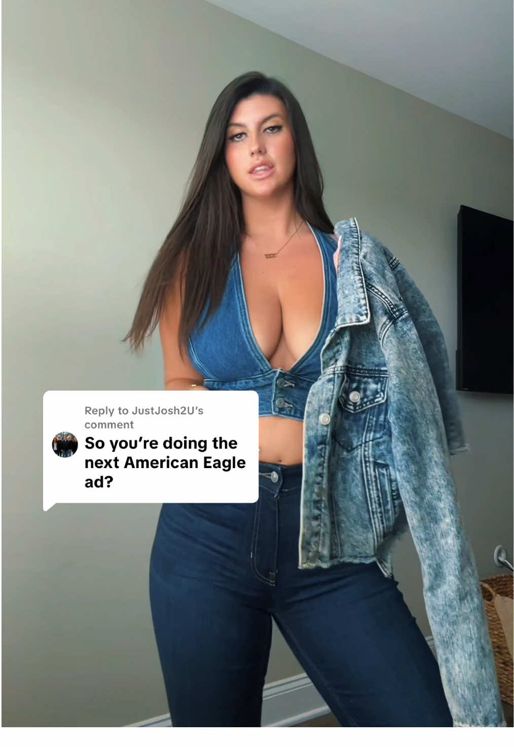 Replying to @JustJosh2U @American Eagle contact me 🤝 #fyp #americaneagle #syndeysweeney #fashion 
