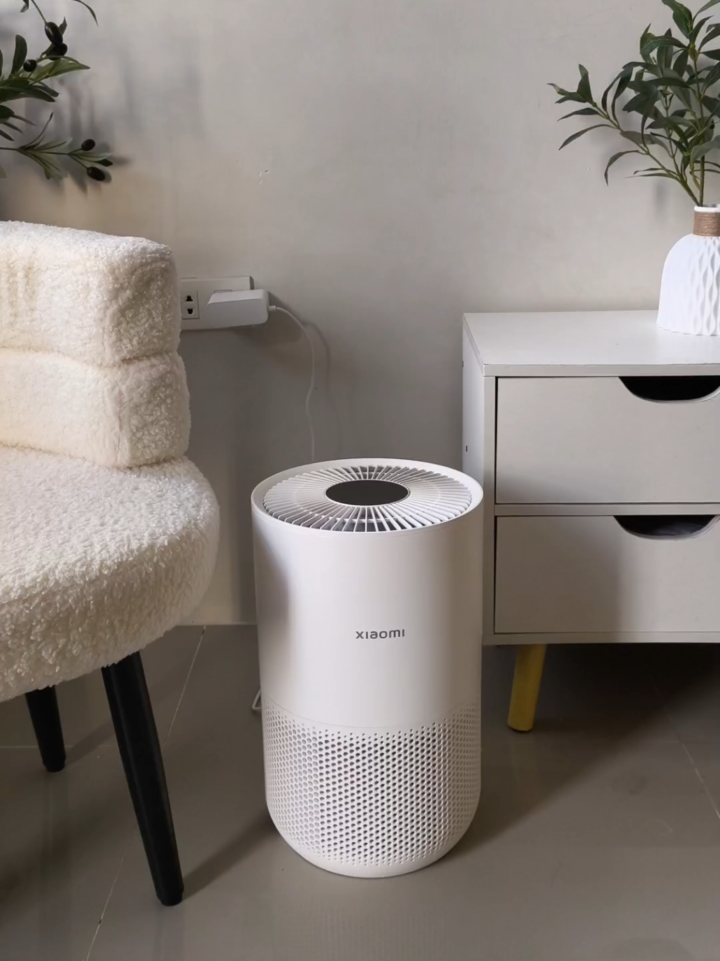Replying to @angelinetroytheia pinapalitan po ang filter mi 🥰 sleep better with xiaomi air purifier filters dust, pollen and pet dander, with activated carbon filter that can remove harmful gases like cigarette smoke. #airpurifier #xiaomiairpurifier #airpurifiers #xiaomi #odorremoval #momlife #petessentials 