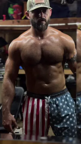 Get after it today! #fyp #tiktok #relatable #trending #trend #viral #workout #preworkout #GymTok #creatine #gym #garagegym #homegym #shredshed #bodybuilding #powerlifting #legionsupplements #mikolofitness #powerblocks @Tess Walker 