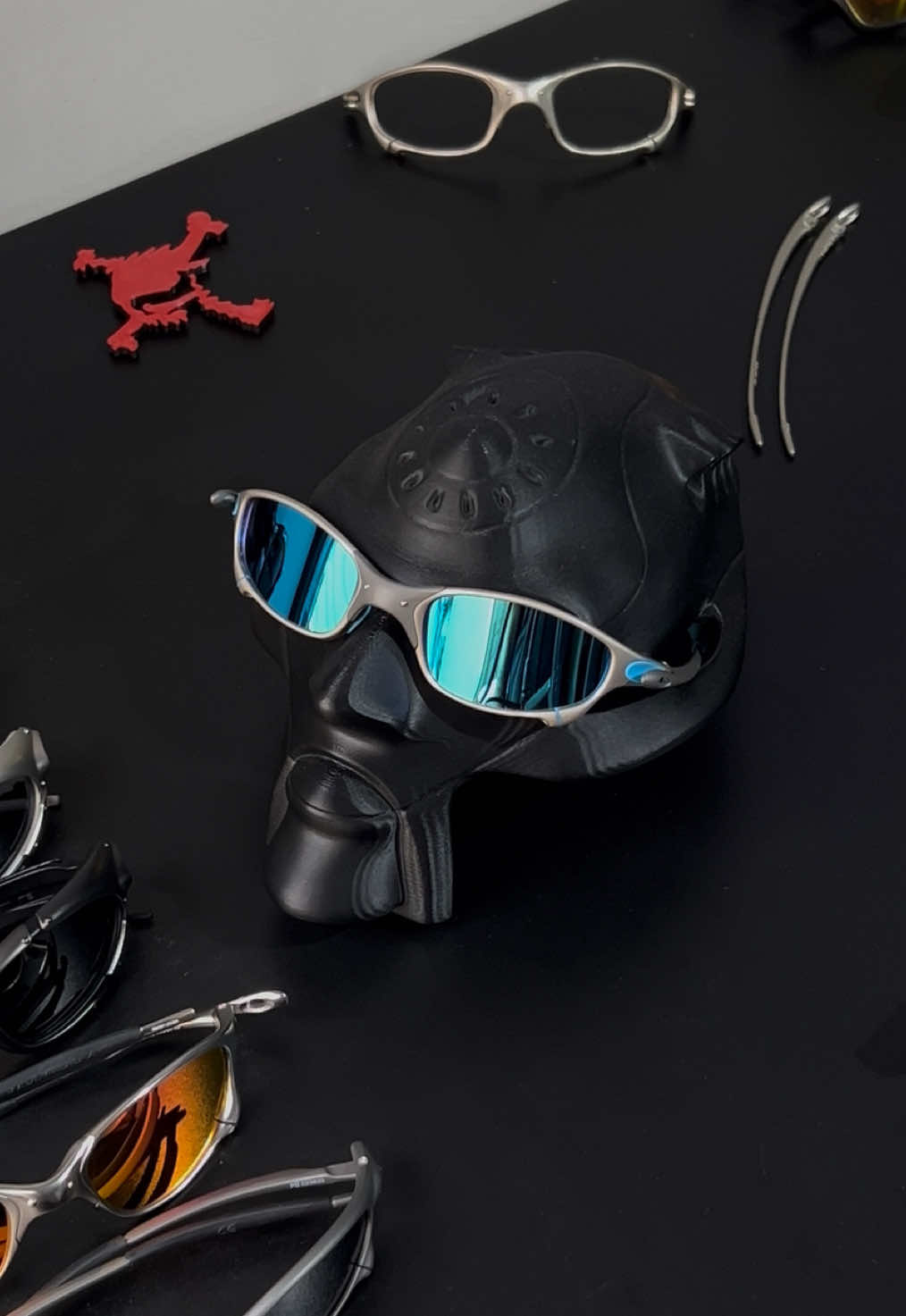 Não precisa confiar em mim, confia neles! Recebemos dezenas de feedbacks assim todos os dias! 🔥 A galera tá AMANDO as lupas da Street – qualidade, estilo e entrega rápida! 😎🚚💨 Confere aí e vê com seus próprios olhos… 👊🏽 Confiança se constrói, e a gente faz isso todo dia!