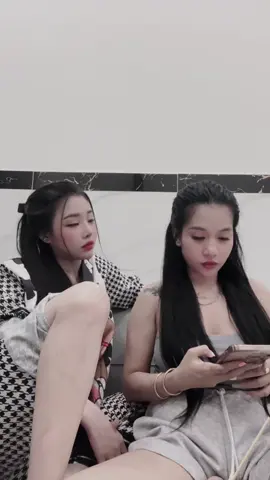 Mày hay cắm sừng tao lắm 😂