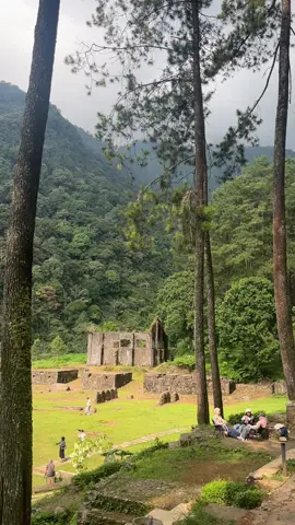 tempat yang wajib kamu ketahui ketika lagi di bandung, wisata gunung puntang yang didalamnya terdapat cafe aesthatic indah memanjakan mata pokoknya dan sejuk yaitu di @BERG bisa teman teman kunjungi yaaaa😍 #explore #hiddengems #nature #gunungpuntang #bergpuntang #bandung 