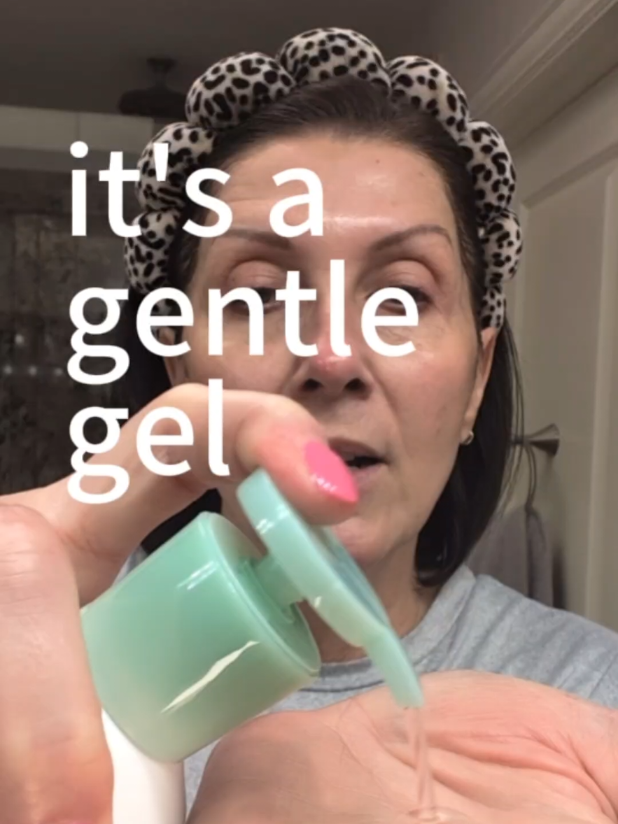 I never imagined I would actually like washing my face as much as I do!! #fyp #tiktokshopbacktoschool #gelcleanser #gentlecleanser #sensitiveskin #illiyoon @ILLIYOON US 