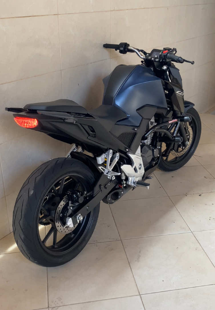 cb do trem 🚂 #cbtwister #cb300f #explorar #foryoupage #viral #mulherdepreso🔓🕊👫💍 
