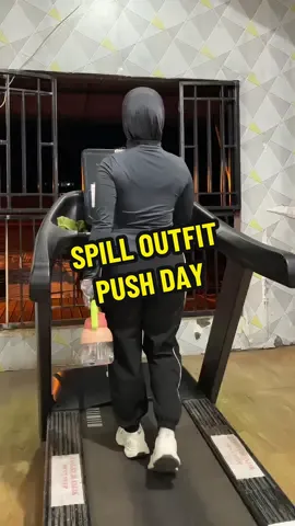 Outfit push day versi aku 💪🏻