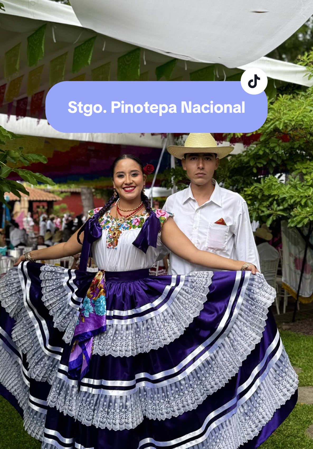 El baile de la chilena es profundo sentimiento, y así lo demuestra Abel Ruiz Cortés de la delegación oficial de Stgo. Pinotepa Nacional 2025 en el desfile de delegaciones en la ciudad de Oaxaca. Instagram: @earc23 Música de fondo: Las Arinitas del Mar de Pedro Torres Autor de la poesía: Abel Emigdio Baños Delgado #viralvideos #tik_tok #pinotepanacionaloaxaca #Viral 