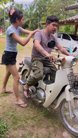 ui là cái giọng 🙄🙄 mà bả khóc hay cười dị mn 😂😂
