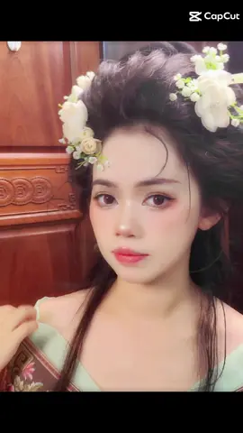 sao cứ thấy mình cười ko được đẹp #tiktok #fyp #makeupcotrang #douyin抖音 #trentdining #xuhuong #thinhhanh #makeupđồngxoàibìnhphước #makeupdouyin #抖音 