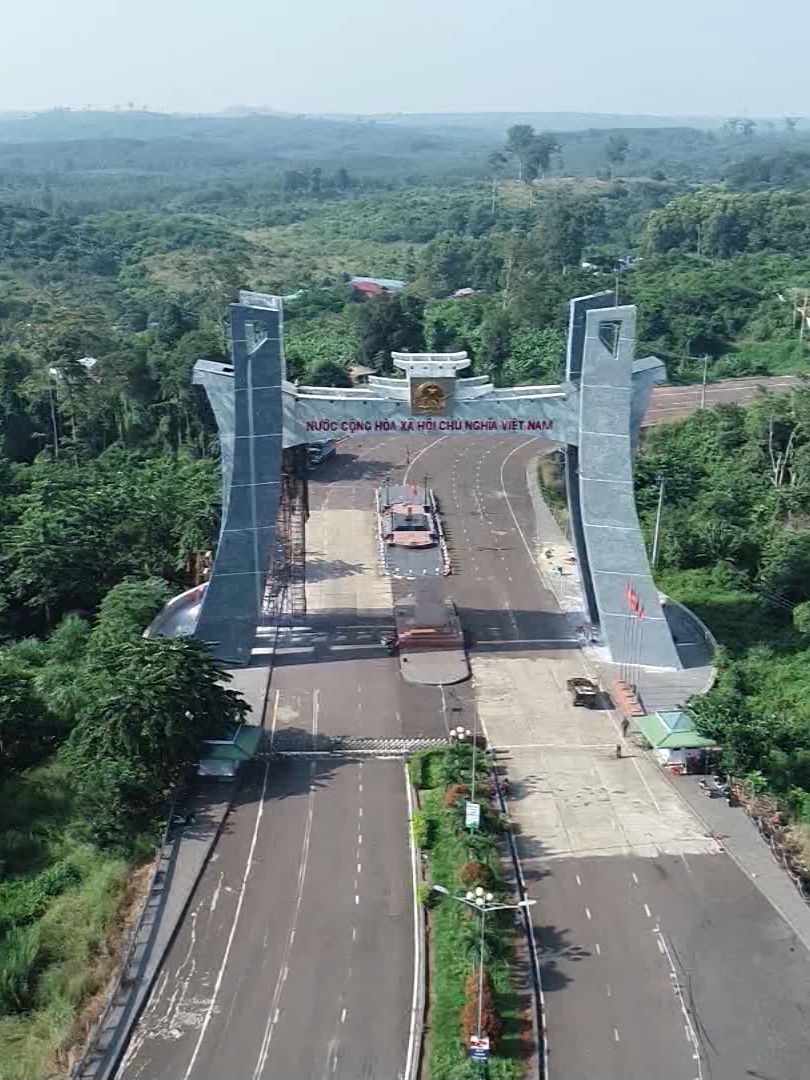Các đồn biên phòng trên địa bàn tỉnh Gia Lai tích cực chủ động huấn luyện để nâng cao năng lực sẵn sàng thực hiện nhiệm vụ, xử lý các tình huống xảy ra trên khu vực biên giới. Qua đó nâng cao khả năng ứng phó với các tình huống tác chiến, tình huống về chủ quyền lãnh thổ an ninh biên giới; nâng cao hiệu quả lãnh đạo, chỉ đạo thực hiện nhiệm vụ, đáp ứng yêu cầu bảo vệ chủ quyền, lãnh thổ, giữ gìn an ninh, trật tự và xử lý các tình huống trên biên giới. #baovaphatthanhtruyenhinhgialai #gialai #biengioi #bodoibienphong #quocphong