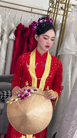 Thử sức với tone makeup từ những năm 2005 🤭🥰 STUDIO THỊNH PHAN  Đc : Chợ Ngã 5 Bình Minh Vĩnh Thuân Kiên Giang  ☎️ : 0849491841  ====================================== -Câp nhật những mẫu váy siêu hot hit trên thị trường . -Những quà tặng siêu hấp dẫn . - Test makeup miễn phí khi trọn dịch vụ trọn gói bên mình. 🎉🎉🎉 - Nhân makeup cô dâu , khách tiệc, sự kiện tân nhà - Chụp ảnh cổng  Và còn nhiều dịch vụ khác tai Studio Thịnh Phan  #ThinhPhanMakeup #ThinhPhanBRIDAL  #ThinhPhanACADEMY  #ThinhPhanSTUDIO
