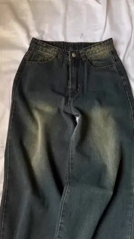 alam ko gusto mo rin to 😍#pants #pantsrecommendation #widelegpants #vintagefashion #baggypants #widelegpants #baggyjeans 