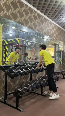bagi kalian yg bingung nyari tempat gym yg murah, kesini aja😁 Kamis, 31-07-2025 #duoshinefitnesss #dsfsawangandepok 