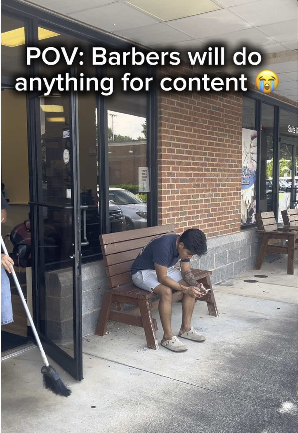 Did I do him dirty ⁉️😭  @cruz  #barber #barbertok #skit #barberskit #prank #justforfun #trend #fypシ #explore #homeless