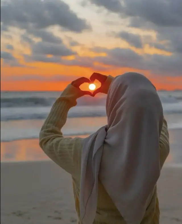 Pp wanita dan senja dari belakang #girl #senja #fyp #muslimah #beautiful #sadvibes #fyppppppppppppppppppppppp #save 