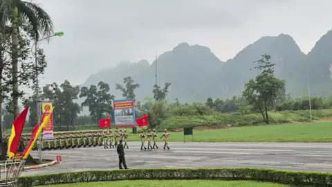 Tôi thấy hoa vàng trên cỏ xanh - khối chiến sĩ Phòng Hoá tập luyện tại Miếu Môn 31/7/2025 #A80 #qdndvn #BinhChungHoaHoc #xuhuongtiktok 