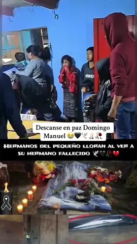 🚨🚨🚨😞😞😞😭💔🕊️NIÑO FALLECE POR REGRESAR A CASA A TRAER UN CUADERNO. Un estudiante del nivel primario falleció en el municipio de San Miguel Acatán, Huehuetenango, Según vecinos el profesor de la escuela a donde asistía no lo dejó entrar por no llevar sus libros o cuadernos.   Cuando  llegó a su casa sus padres se habían ido a trabajar, encontró su casa con candado por lo que tuvo que subir debajo de las láminas del techo de su casa en  donde se quedó atrapado y murió asfixiado.   Fue identificado como Domingo Manuel Tomás, un caso muy triste que ha indignado al país y que refleja nuestra lamentable realidad educativa y la falta de oportunidades que aún sigue siendo demasiado latente dentro de un sistema social y económico en decadencia que beneficia a muy pocos, vecinos, familiares y amigos lamentan la pérdida del pequeño niño. ¡QUE EN PAZ DESCANSE! #fyppppppppppppppppppppppp #fypシ #sad #triste #😞 #💔💔 #🥺 