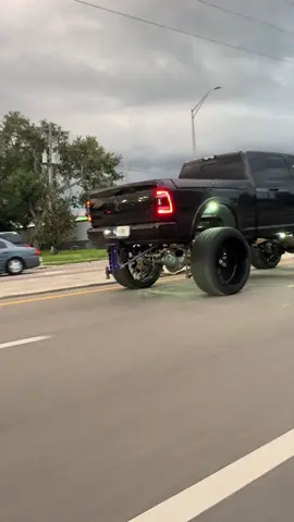 Not sure who this is but there truck is badass (not my truck)