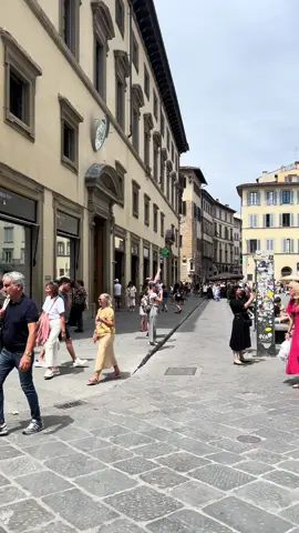 Nhà thờ Doumo ở Florence - Ý, thành phố được xem là nơi khởi thủy của phong trào phục hưng- Renaissance.