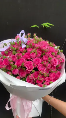 Lại tiệp tục… bó hồng sophia#xuhuongtiktok #hoaxinh #hoacưới #giỏ #hoachucmung #hoasinhnhat #hoachucmung #hoachiabuon #hoangthai #tpbaoloc💎 