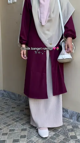Bagus banget rok gini😭🫶🏻 #outfitsyari #ootdsyari #rokplisketlidi #rok #rokplisket 