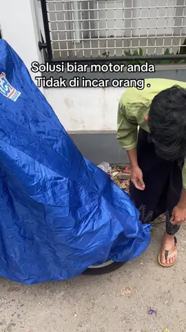Tutupin pake ini biar motor anda tidak di incar orang . #pelindungmotor #selimutmotor #covermotor #covermotorwaterproof #fyp 