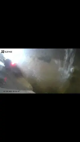 Cảm ơn con tràng trai 7 năm trước mẹ đã vứt bỏ lại tất cả sự nghiệp học hành để chọn con, 1 em bé luôn bên mẹ lúc mẹ cảm thấy khó khăn nhất không ai khác chính là con giữa giông tố = 1 sức mạnh nào đó cả 1chiec xe máy đè lên chân mẹ , mà em có thể nâng lên được cho mẹ rút chân ra !C.ơn con người đàn ông có thể che trở bảo vệ mẹ!sẽ mãi mạnh mẽ như lúc này con nhé