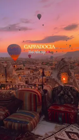 🇹🇷 Có những khoảng khắc khiến bạn thấy mình thật nhỏ bé… 📍Cappadocia lúc bình minh là một trong số đó.☀️🌅 #cappadocia #cappadociaturkey #turkey #khinhkhicau #xuhuong #travel #xuhuongtiktok 