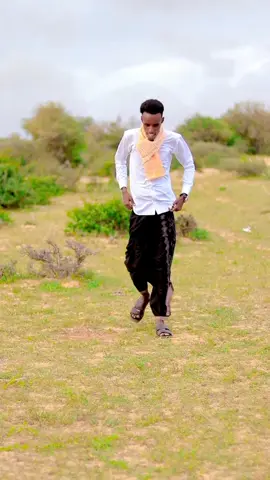 Waan idin salaamay dhalinta aan aan halkan ku saaxiibnayow salaan cadigeed sabab aan 20k ugari la,ahay@qalaska hilipi naato🇺🇲🇸🇴🦁 @Leylo DhooL @cabdulllahi ilkacase officail  @Muscabyare92🇸🇴o+🩸💉 #soomalitiktok🇸🇴🇸🇴🇸🇴🇸🇴🇸🇴🇸🇴😍💯 #abwaanshamaaxiye #dhaantocusub2025 #dhaantocusub2025 #tictok #cupcut 
