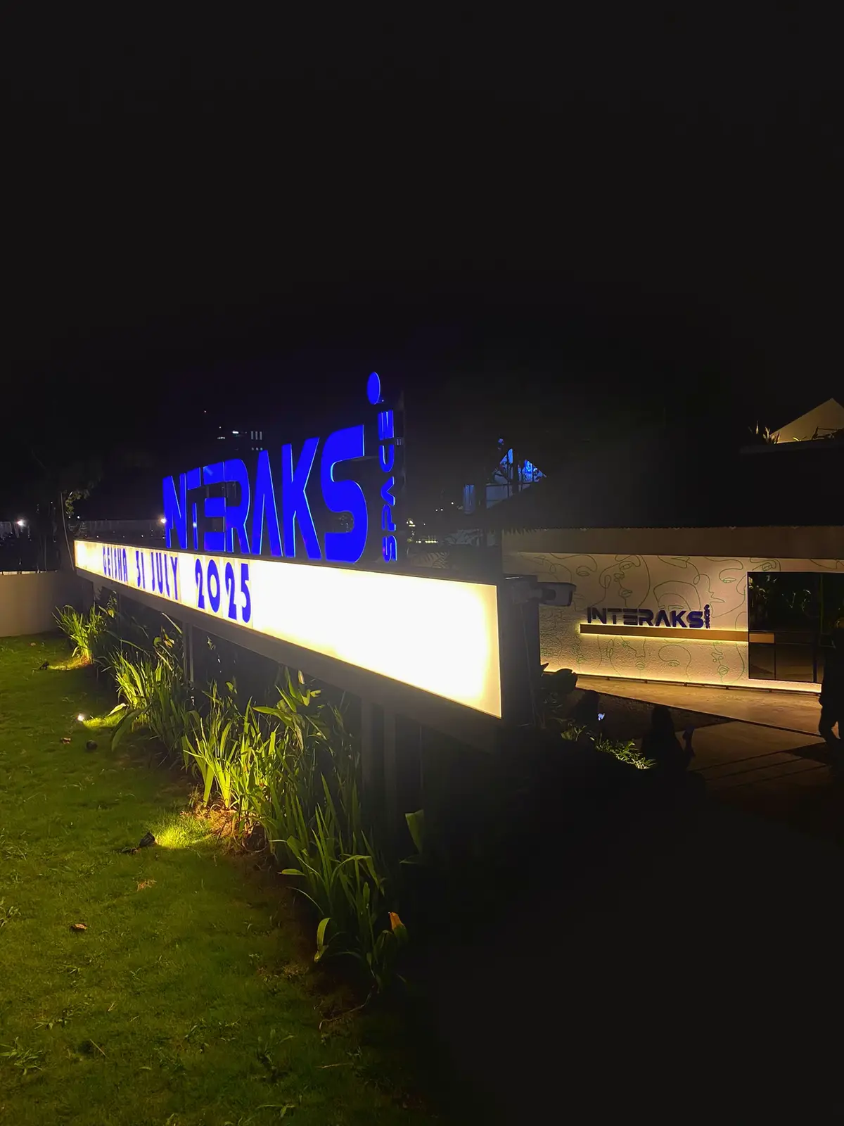Dugem halal yah di interaksi space pamulang aja, #fypage #PlacesToVisit #placetogotangsel #dugemparty #interaksipamulang #pamulang #interaksispace #tangsellife #tangselpride #cafetangsel #wargatangsel 