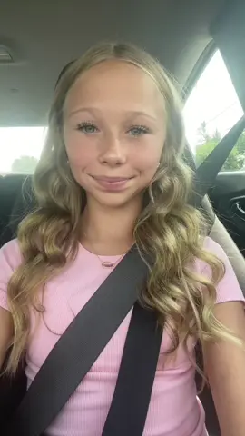 #cjbarrymores #wbesties hair kinda frizzy 