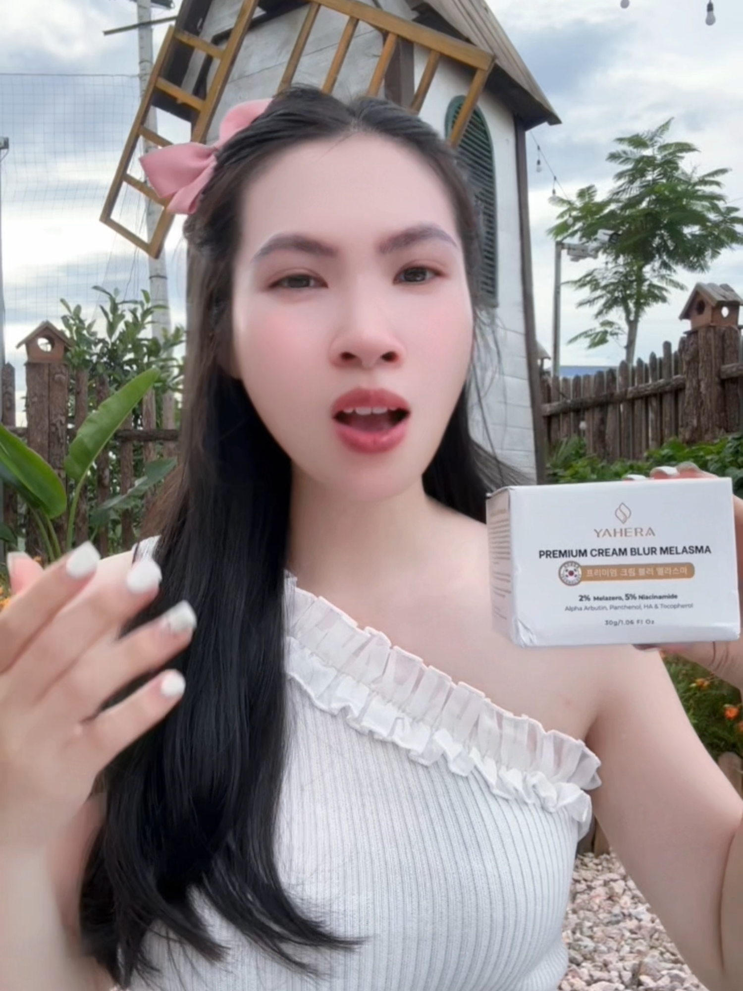bạn có từng ngại giao tiếp mỗi khi da xịn màu và những vết nám cứ lỗ rõ mỗi khi ra nắng và đây kem nám yahera giúp mờ thâm nám tàn nhang loại bỏ và ngăn ngừa sự hình thành lại những hắc sắc tố dưới da, đẩy lùi vết nám, tàn nhang giúp da đều màu hơn #yahera #kemnam #kemmonam #giamnam #duongam #duongtrang