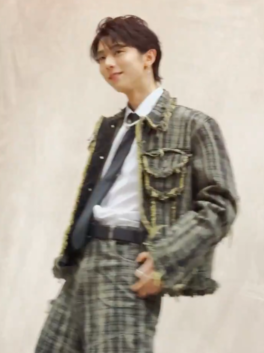 Yuzuru Hanyu: El sueño viste de Gucci ✨ Yuzuru: elegancia, arte y un toque de ensoñación. Convierte cada fotografía en poesía silenciosa. #yuzuruhanyu #羽生結弦 #fanyusmx #gucci2025 #gucci #羽生結弦PROFESSIONALSeason3  #yuzuruhanyupro3 