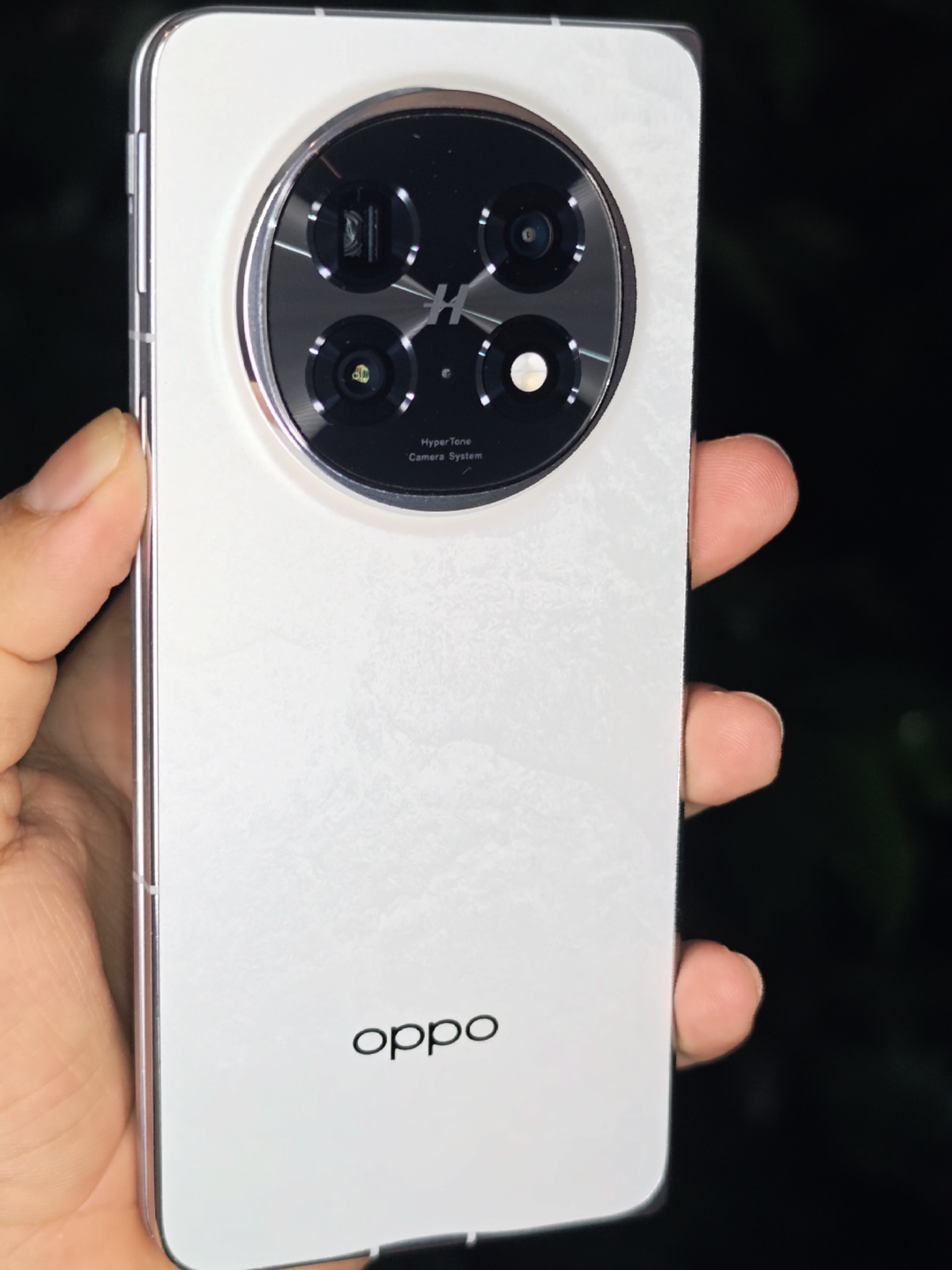 Una belleza el Oppo Find N5, sin duda alguna es de los mejores plegables de la actualidad, tremenda pantalla externa, acompañada de una belleza interna. #plegable #Fold #elegancia #oppo #find #opposelfie #oppogifchallenge #video #macrovideo #macrophotography #fyp #paratiiiiiiiiiiiiiiiiiiiiiiiiiiiiiii #paratii  @OPPO México @OPPO Singapore @OPPO @DorianTech 