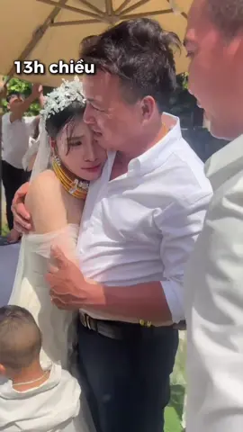 Cách nhà chạy xe có 3p mà khóc cỡ đó đó🤣nhả zía lấy chồng gần nhà nè🤪🥰 #damcuoi #trend #fy #viraltiktok #humor #xh #CapCut 