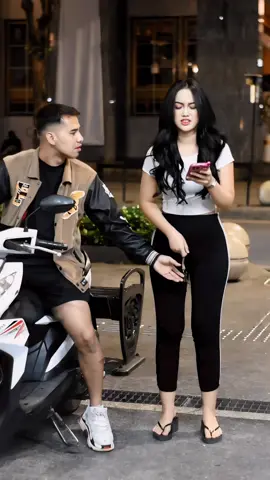 Funny love 😂🥰 #prank #seharianlucu #funny #vidioshort #comedy #lucu 