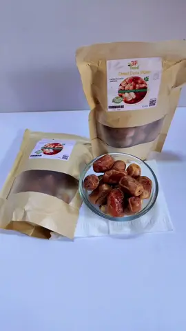Premium dubai dates, healthy snacks. #drieddates #driedpalmdates #healthysnack #energy #dates #fyp #snack #dubai #dubaidates 