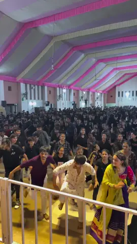 Ye nazr v ajeeb thi🫠😇#foryou #viral #dance #dancer #dancers #support 