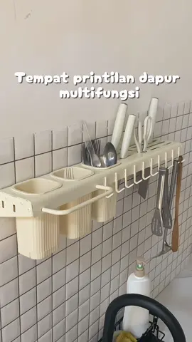Estetik bgt gak sih😍mana multifungsi lagi 🥰🫶🏻 #rakpisau #gantunganspatula #tempatpisau #tempatsendok #printilandapur 