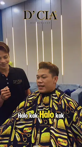 “Kalo hilang jari siapa yang mau di salahin?”  #DCIABarbershop ✨ 📍 D’CIA Barbershop & Beauty House Buruan booking sekarang! 🛒 WhatsApp / DM kami untuk reservasi! • • part of @dciastudio • • #salonpalembang #salonpalembangmurah #barberpalembang #barbershoppalembang #barberpremiumpalembang  #euforia2025 