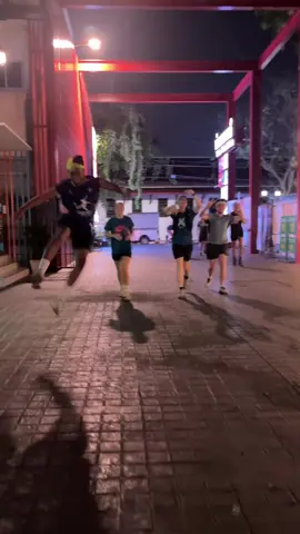 we get people to show up and have a good time babyyy #Running #runclub #bangkok 