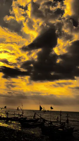 للهم اجعل امي امرأة من نساء الجنة Ya Allah, jadikan ibuku wanita diantara wanita-wanita surga #arabic #arabicquotes #arabicsong #syairarabic #quotesislami #sholawat #katakataarab #langitaesthetic #foryou #quotes #xybca 