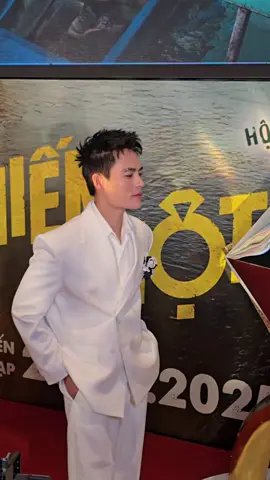 Mê cái cách tổng tài Vờ Tờ Pờ tỏ cái vẻ #vutrusao #votanphat #lamgiauvoima2 #vutrusao 