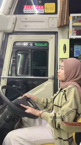 draft numpuk waktunya upload #drivermanis #drivermanisee #mbakmanisee #manisnyacilacap #bigbus #scania 