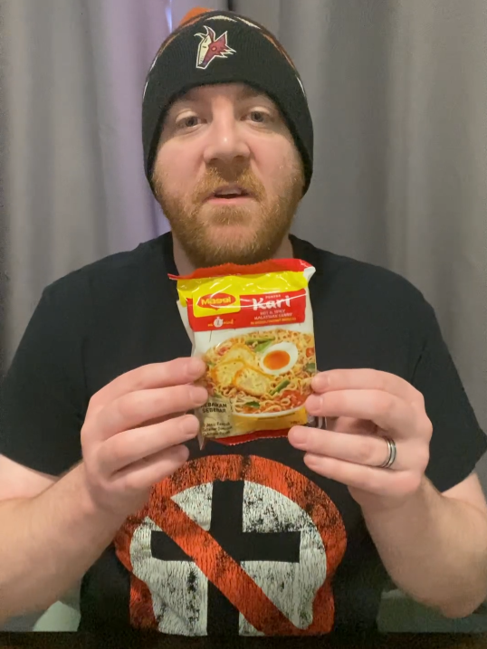 Woah, woah, woah, its Maggi(c). No, I haven't seen the new Happy Gilmore, so no spoilers. However, will Maggi's Perisa Kari noodles be like magic? Let's find out!#noodlelover #noodlelovers #instantnoodles #maggi #magginoodles #maggiaperisakari #soupnoodles #boxcatnoodles