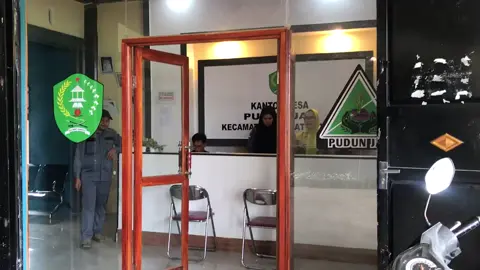 pelayanan bagi Masyarakat adalah Prioritas kami.... jangan pernah mempersulit apapun keperluan Masyarakat ... kita bisa seperti ini karena Mereka...dan ingat Rekan2 ku jangan pernah ada pungutan apapun di Desa Pudun Jae ini....laporkan bila ada Aparatur dan staf kami yg meminta Pungutan untuk pengurusan surat apapun...
