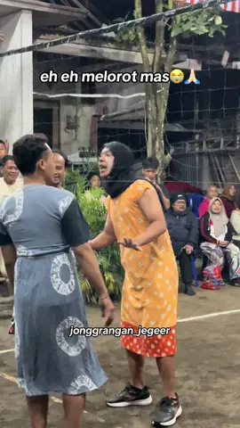 aduh dehh😭🫵🏻🤭#lomba17agustus #lombaagustusan ###lombabapakbapak #Serunya17an #fyp 