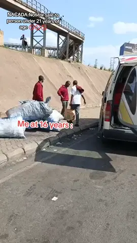 A staggering student spotted during school closing day #foryoupage #alcohol #under21 #studentlife #students #fypシ゚ #foryou 